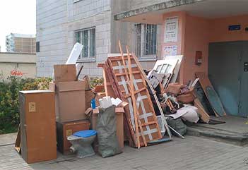 Из квартиры